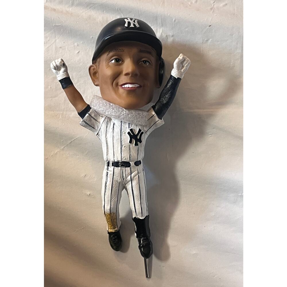 2024 Derek Jeter Bobblehead #4 TikTok NY Yankees Limited Edition w/ Box - Picture 10 of 11